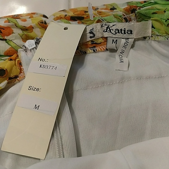 Tropical Body Hugging Dress - Picture 3 of 4